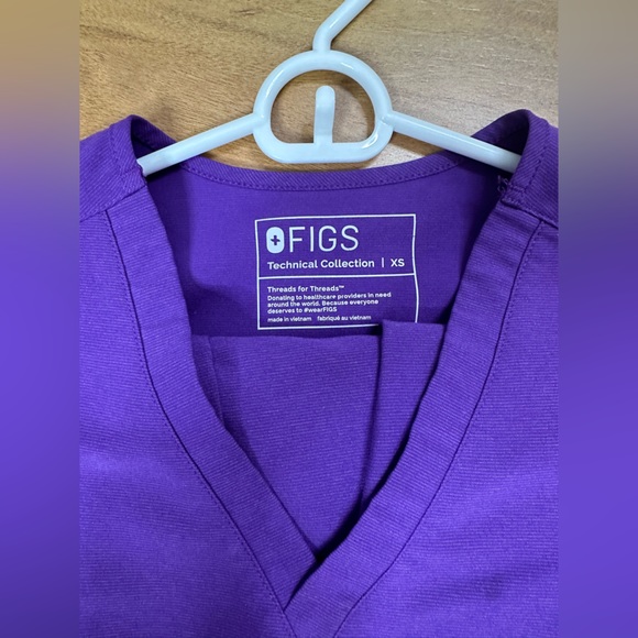 Limited Edition Figs Scrub Set in Ultraviolet - Picture 4 of 7